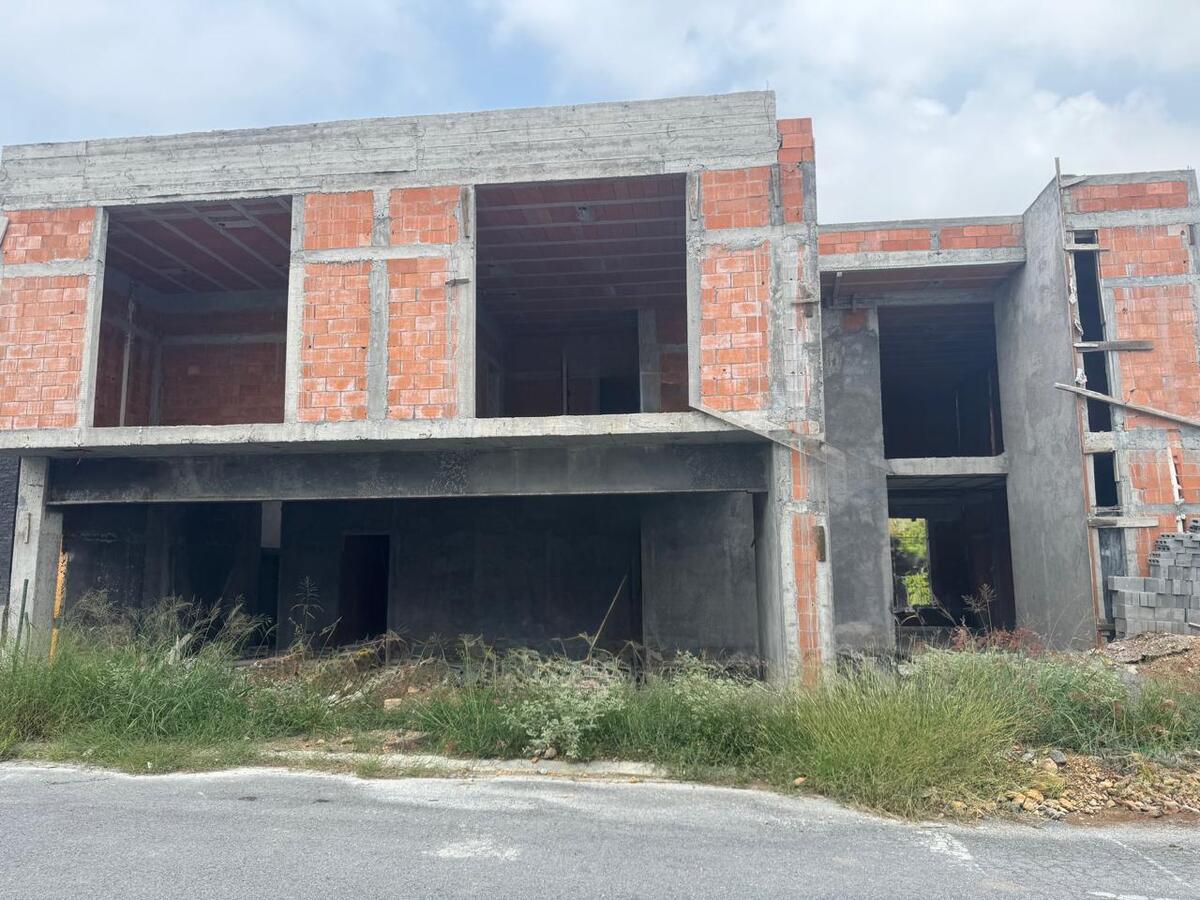 4 of 12: Casa en venta en Valle Alto