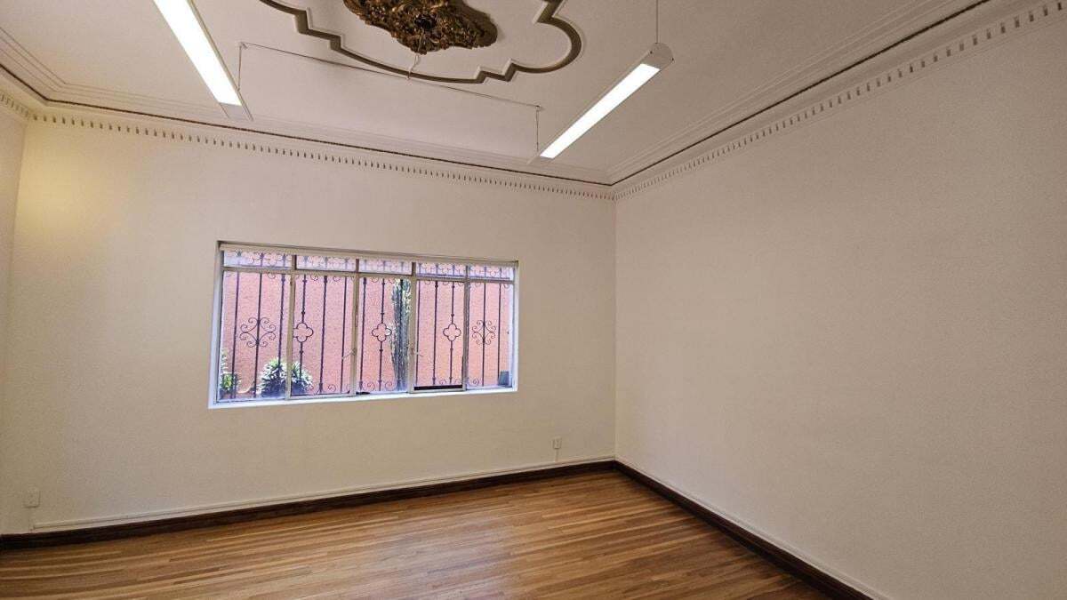 1 of 5: sala 2