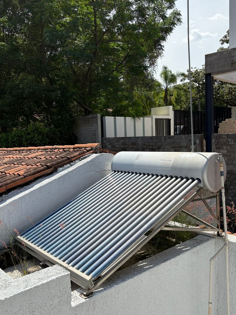 23 of 30: Calentador solar