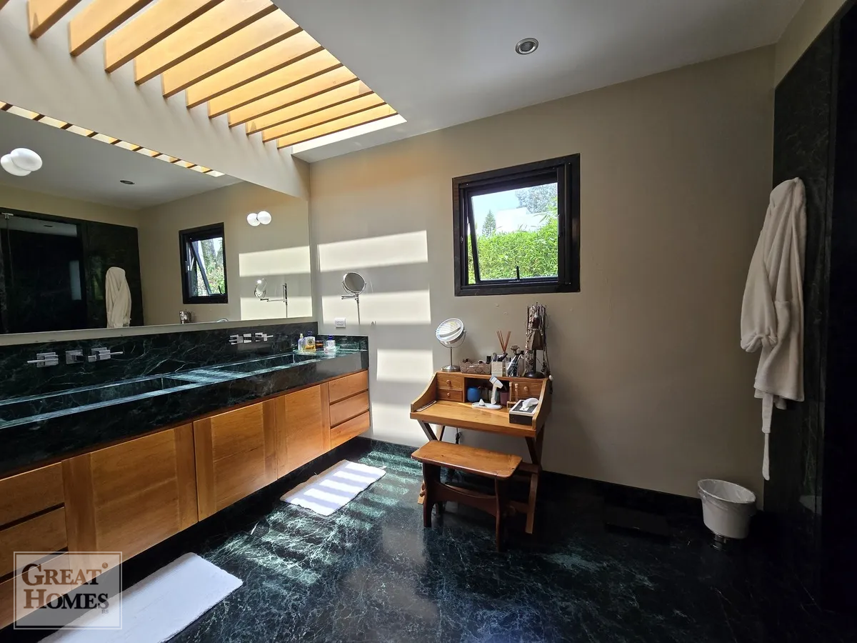 22 de 25: Domo en baño principal