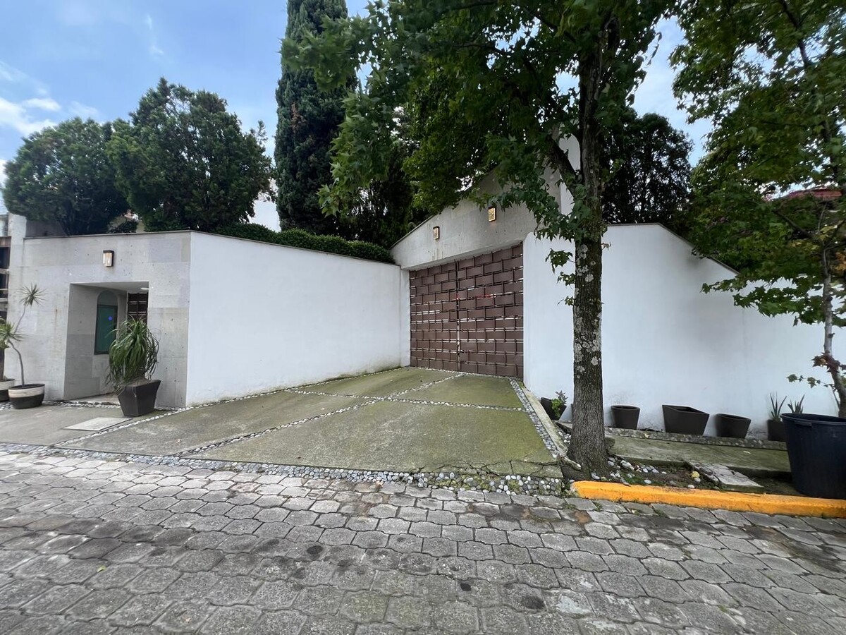 3 de 49: Fachada