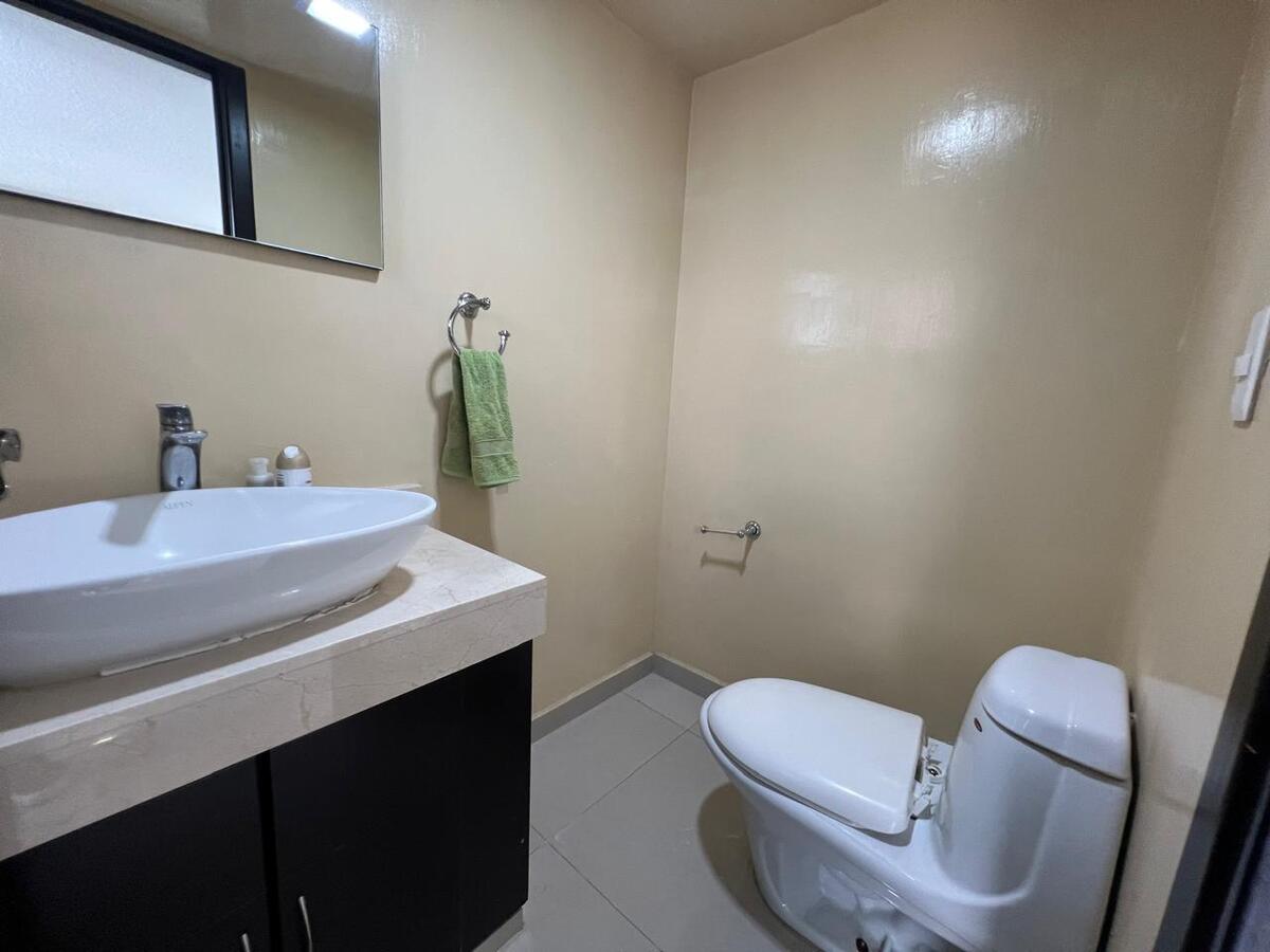 13 de 49: baño de visitas para sala comedor