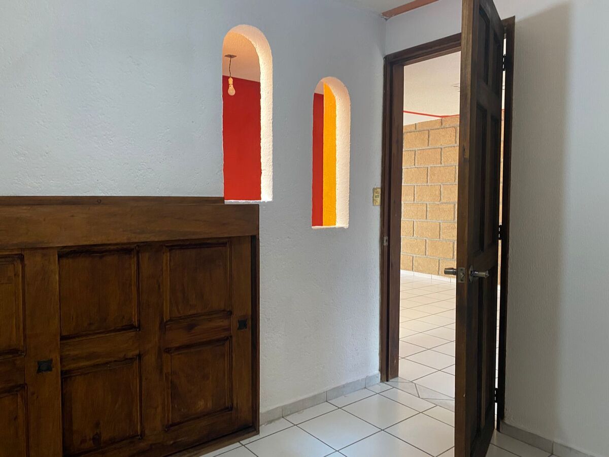 CASA EN VENTA ZONA CANDILES 4 RECAMARAS