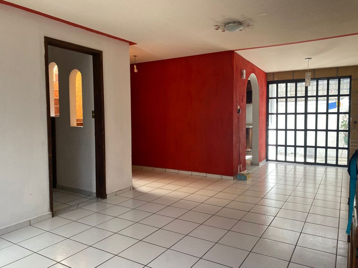 CASA EN VENTA ZONA CANDILES 4 RECAMARAS