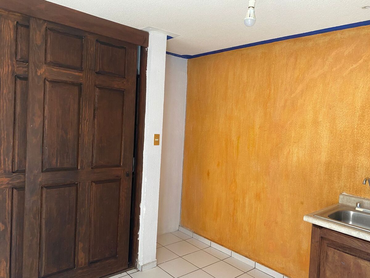 CASA EN VENTA ZONA CANDILES 4 RECAMARAS