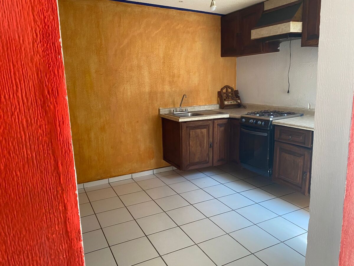 CASA EN VENTA ZONA CANDILES 4 RECAMARAS