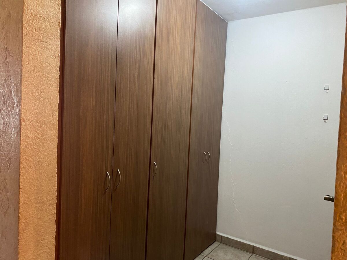 CASA EN VENTA ZONA CANDILES 4 RECAMARAS