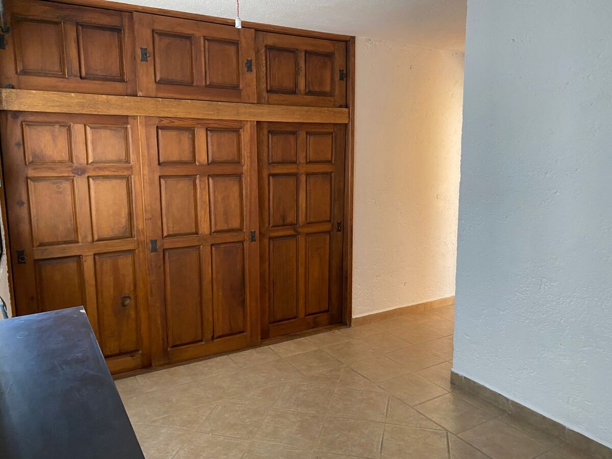 CASA EN VENTA ZONA CANDILES 4 RECAMARAS