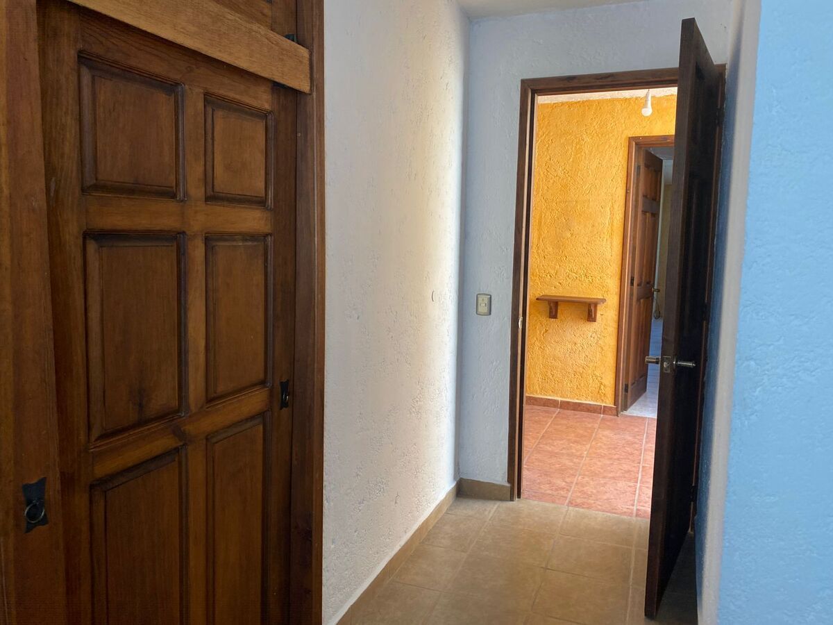 CASA EN VENTA ZONA CANDILES 4 RECAMARAS