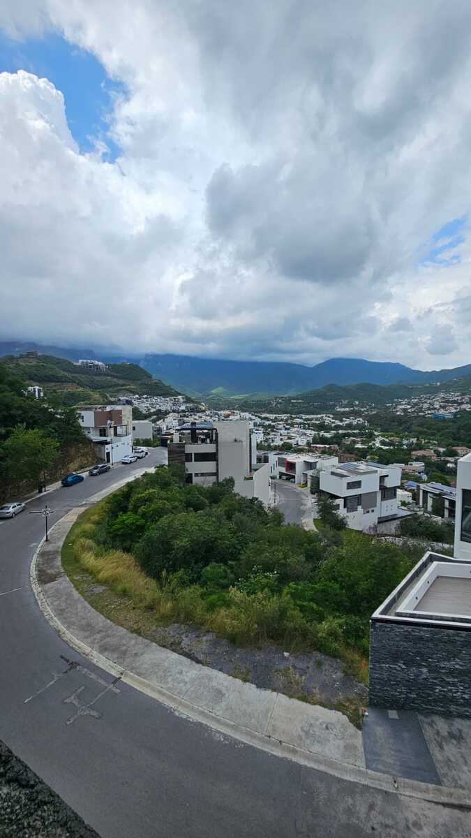 2 of 23: Hermosas Vistas