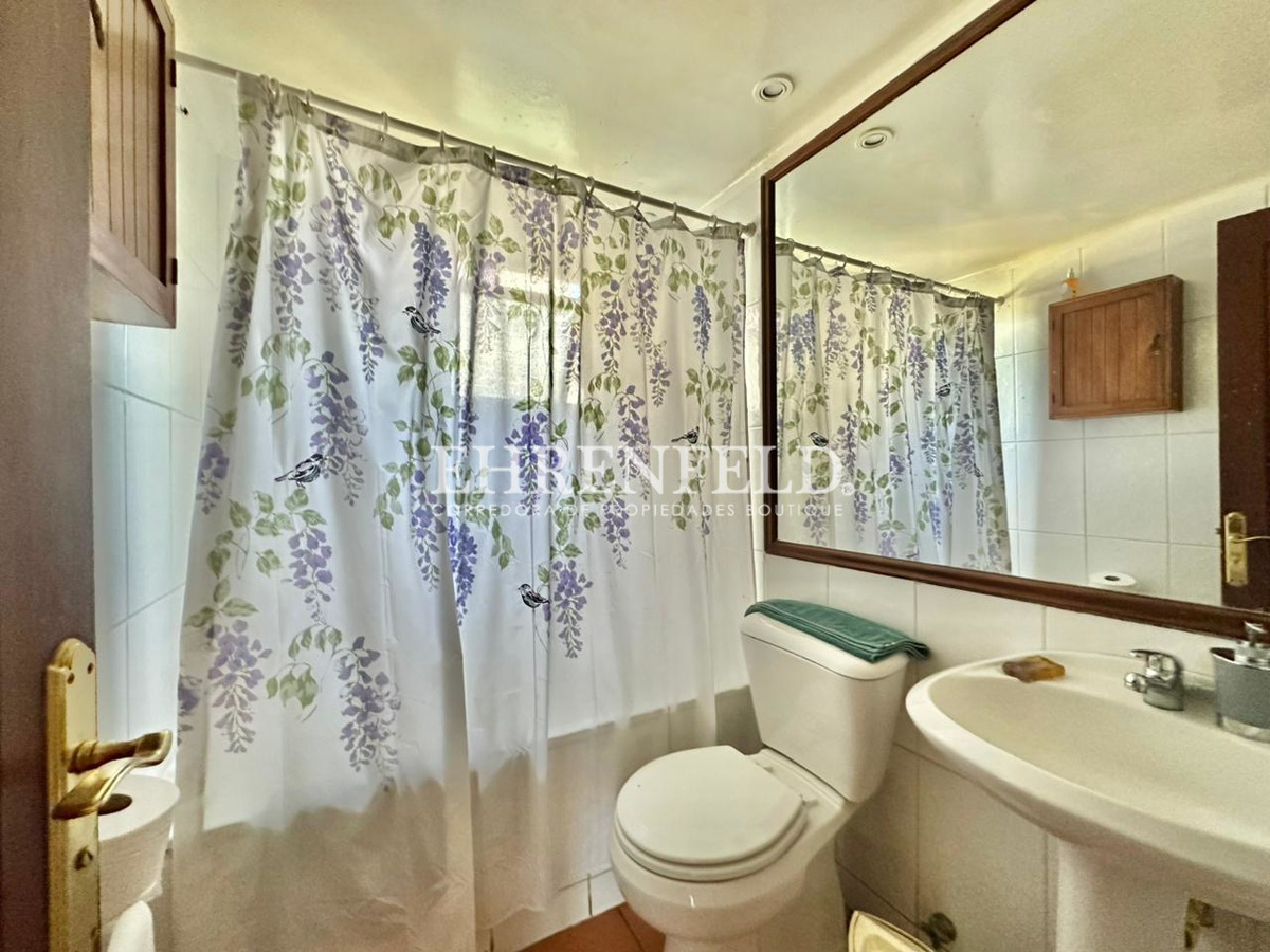 28 de 36: Baño pasillo.