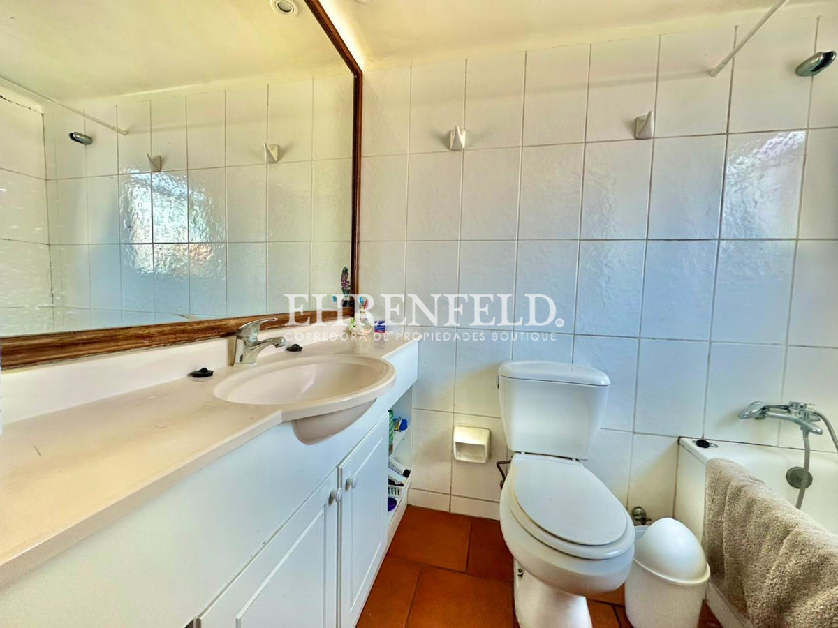 33 de 36: Baño suite.