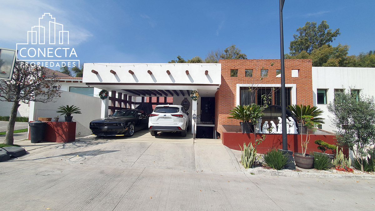 1 de 21: Fachada principal