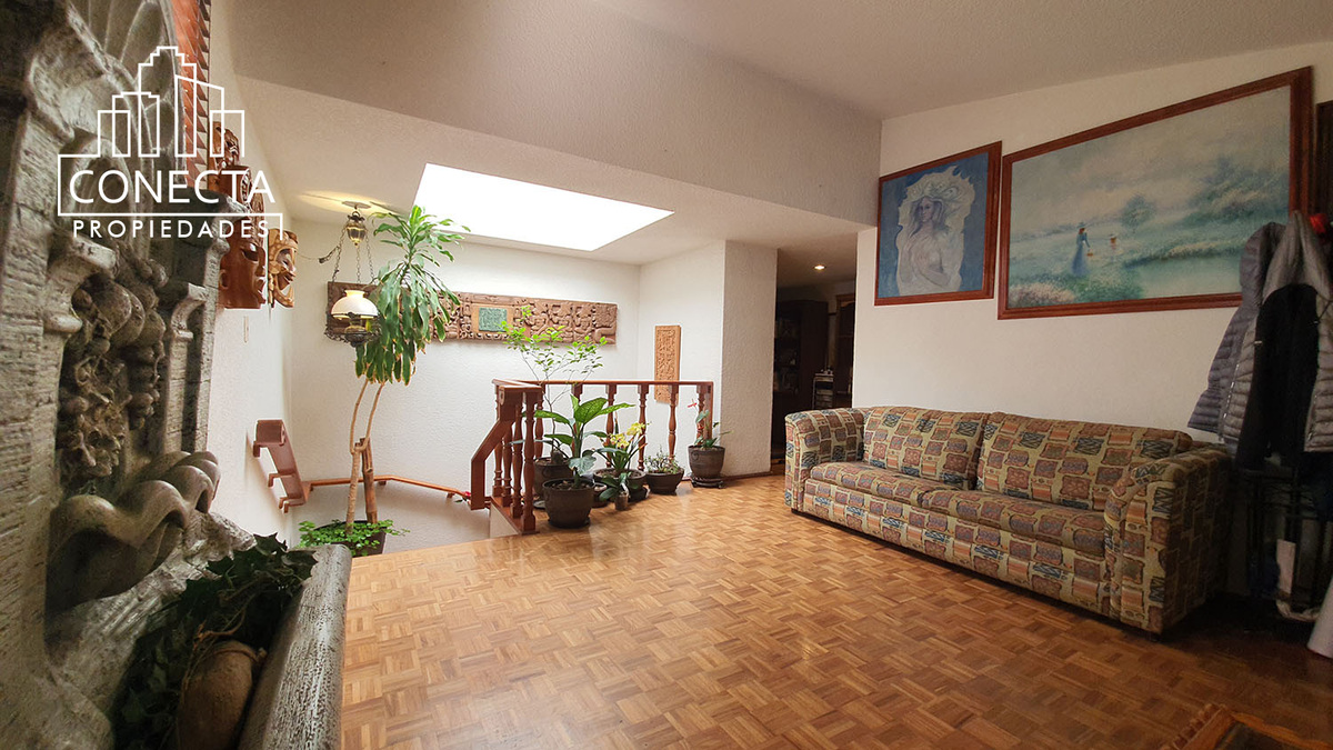11 de 21: Sala familiar planta alta