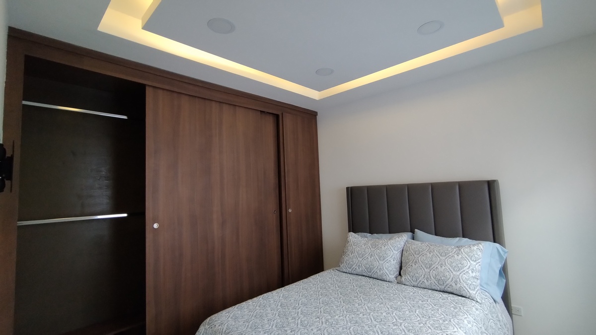 1 of 11: Habitacion 1