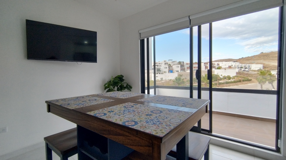 4 of 11: Comedor 4 sillas