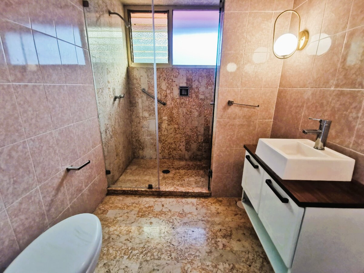 18 de 27: Baño habitacion secundaria