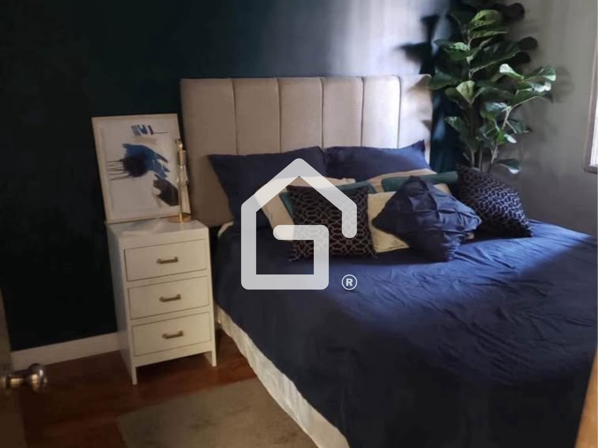 5 de 6: Cuarto principal con cama