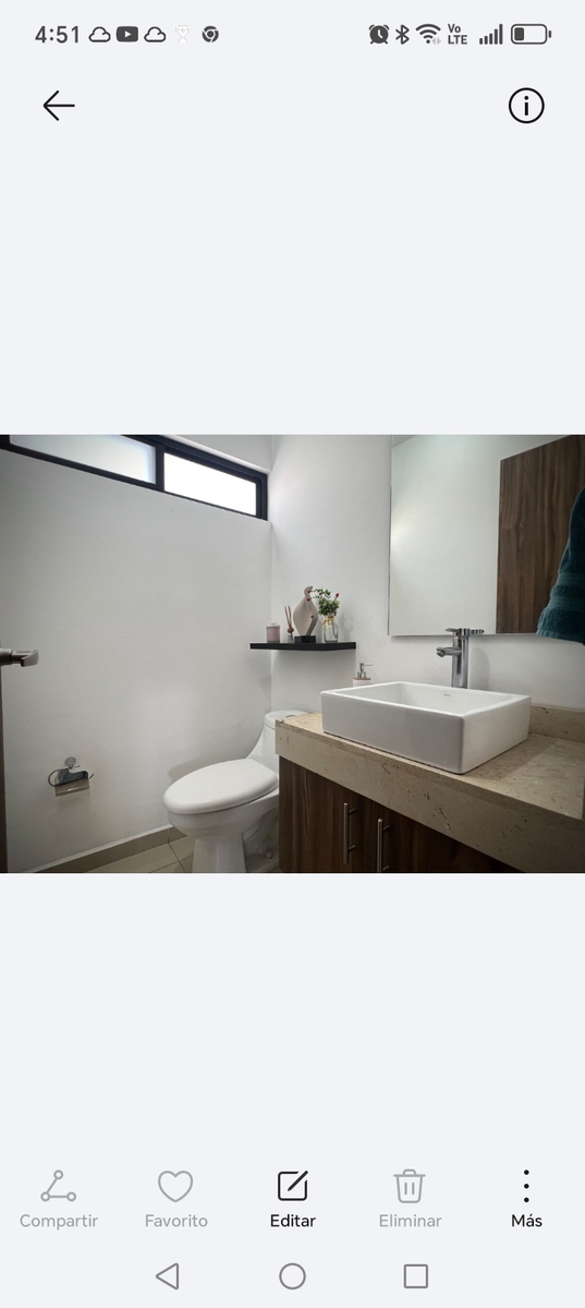 4 of 15: Medio baño