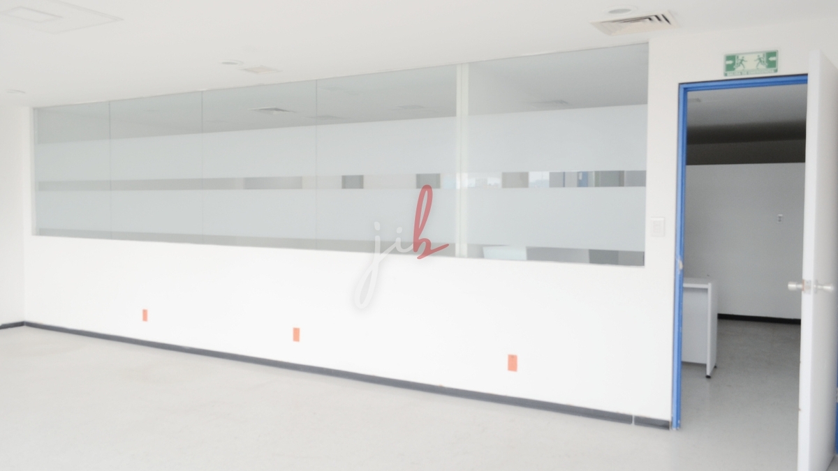 2 of 12: sala de juntas