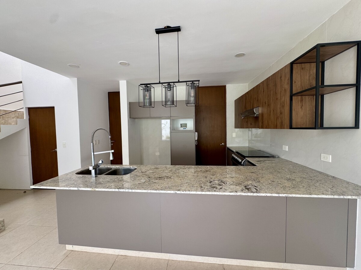 5 of 19: Cocina