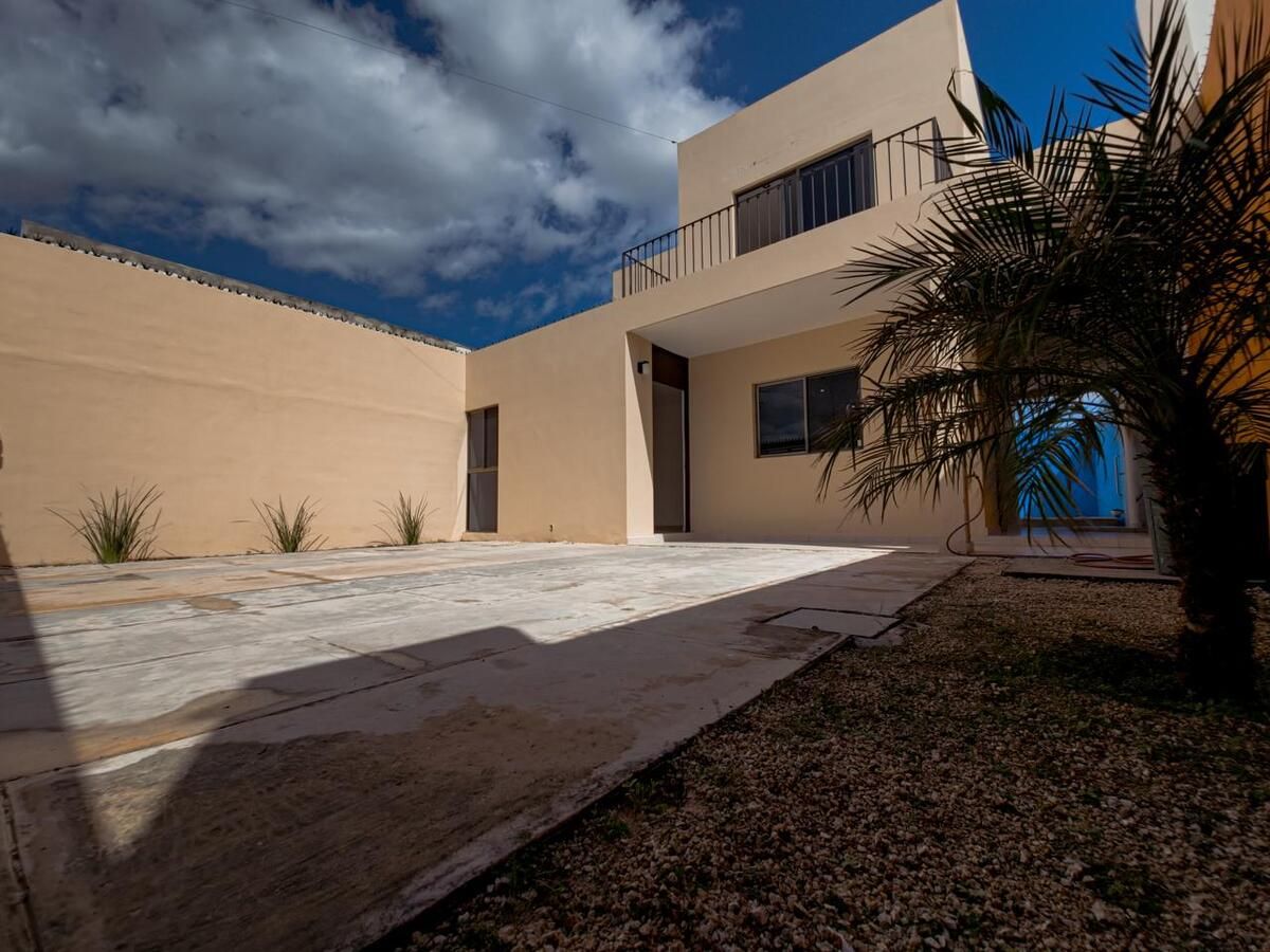 10 de 21: fachada con vista al pasillo y al patio