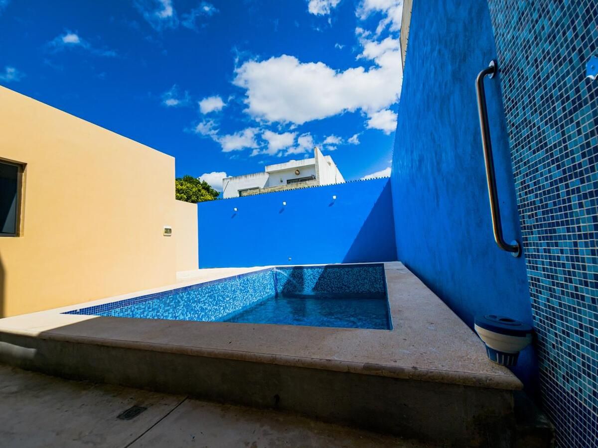 16 de 21: alberca con regadera de veneciano