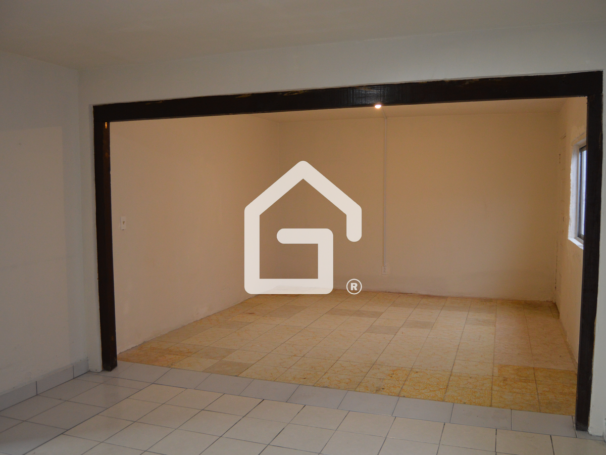 4 of 6: Espacio del local