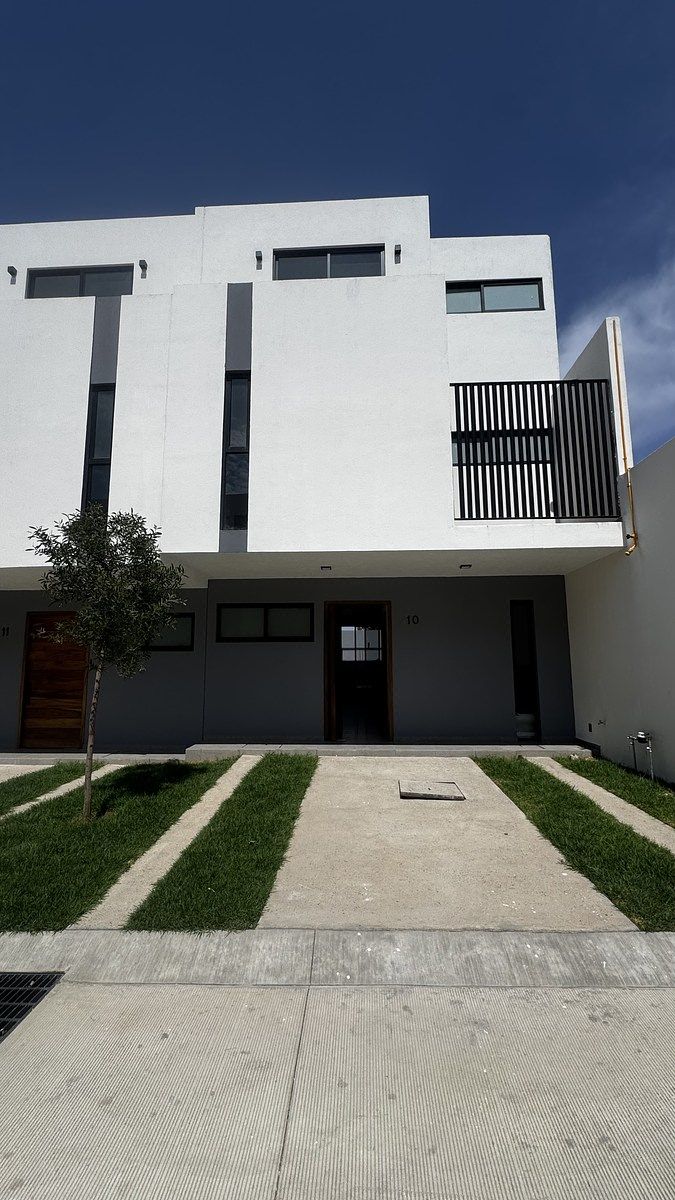 Casa Nueva de Lujo dentro de Condominio en Venta en Los Robles, Zapopan, Jalisco