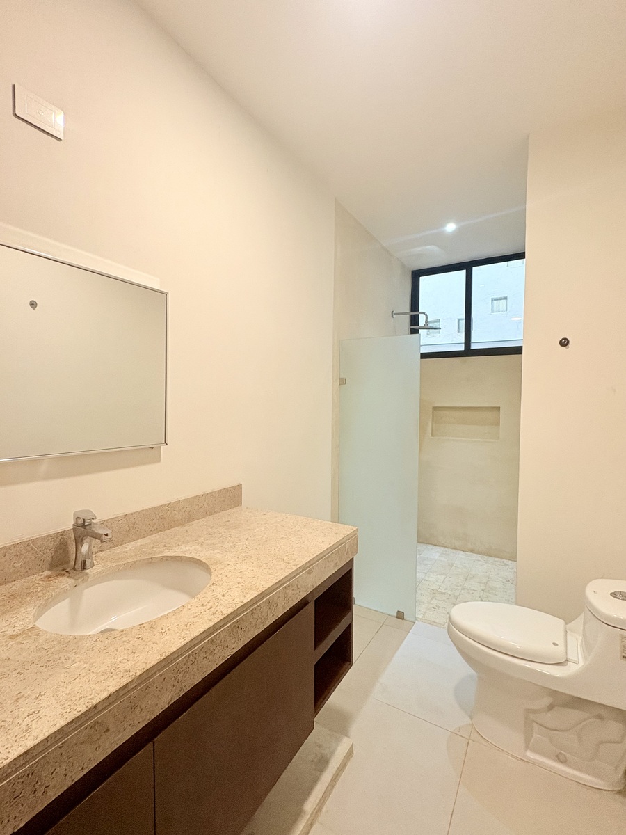 9 de 16: Baño principal