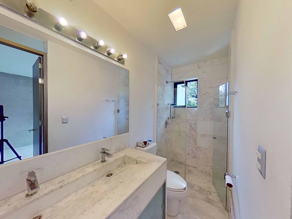 13 de 29: Baño principal