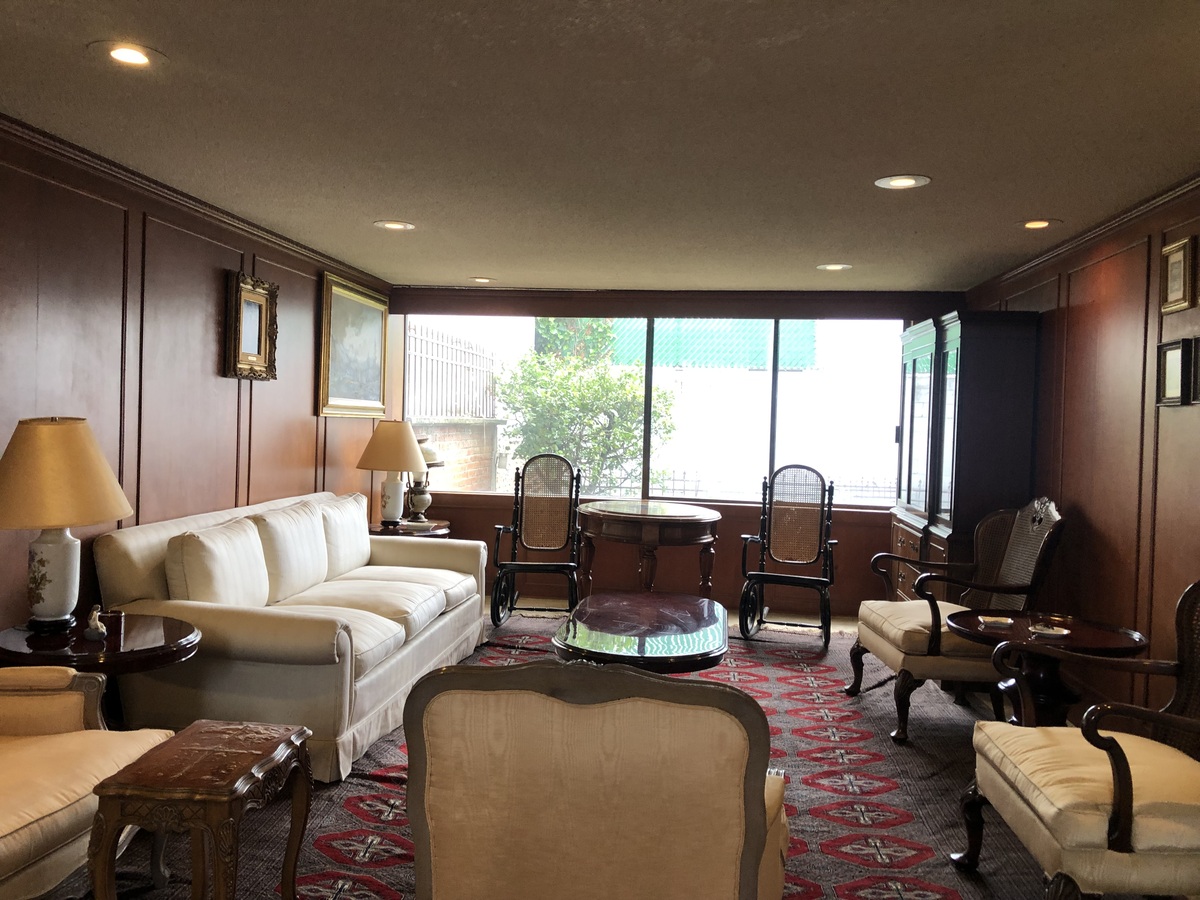4 of 30: Sala