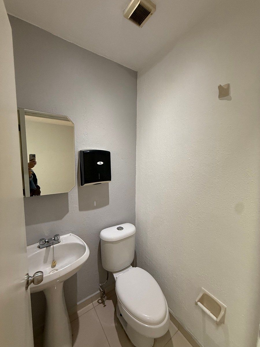 Sala Comercial em Prados de Providencia, Guadalajara, foto 6 de 6