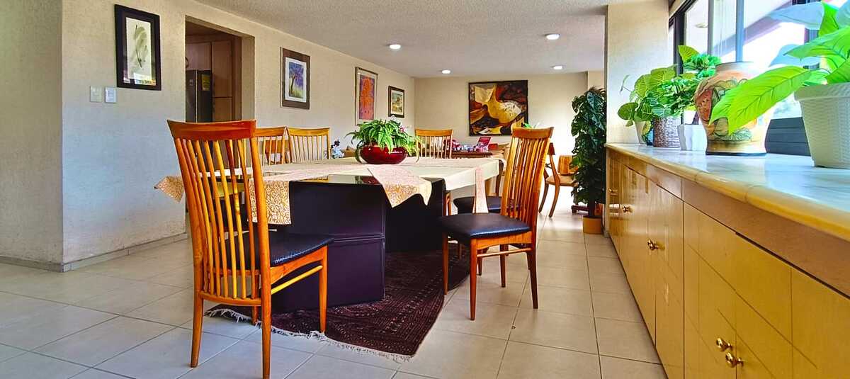 1 of 50: Comedor