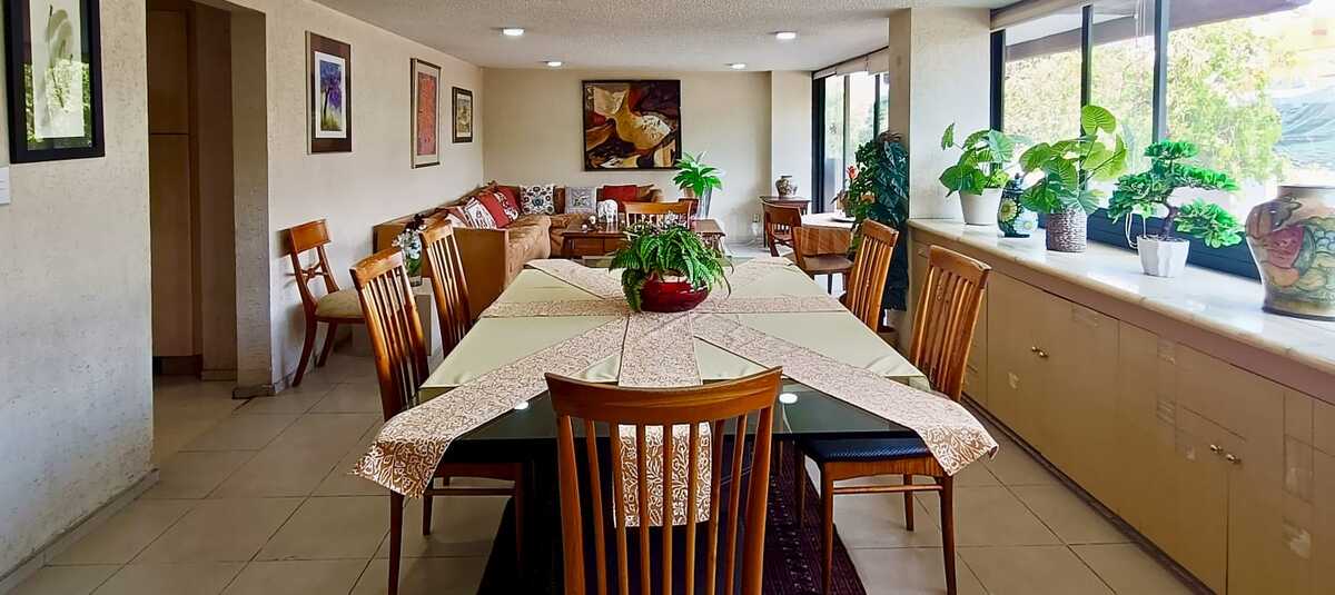 2 of 50: Comedor