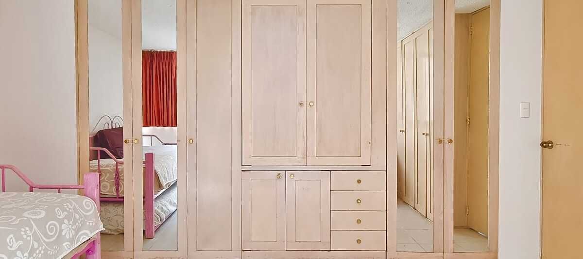 35 de 49: Closet de la Segunda Habitación