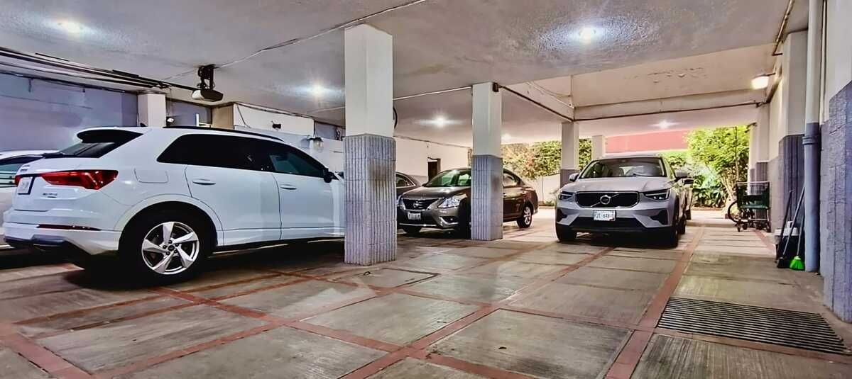 48 de 49: Estacionamiento