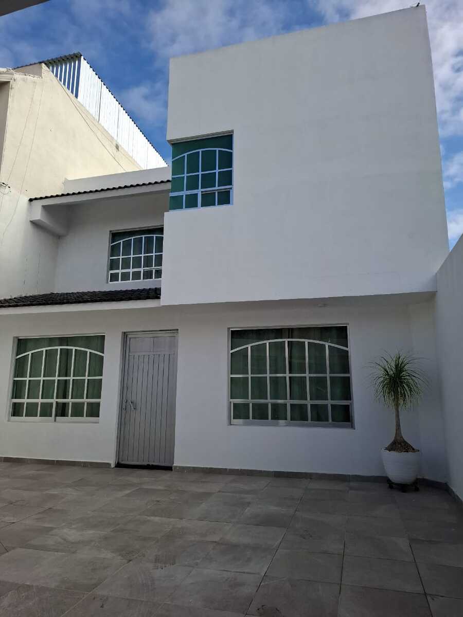 2 de 19: Fachada