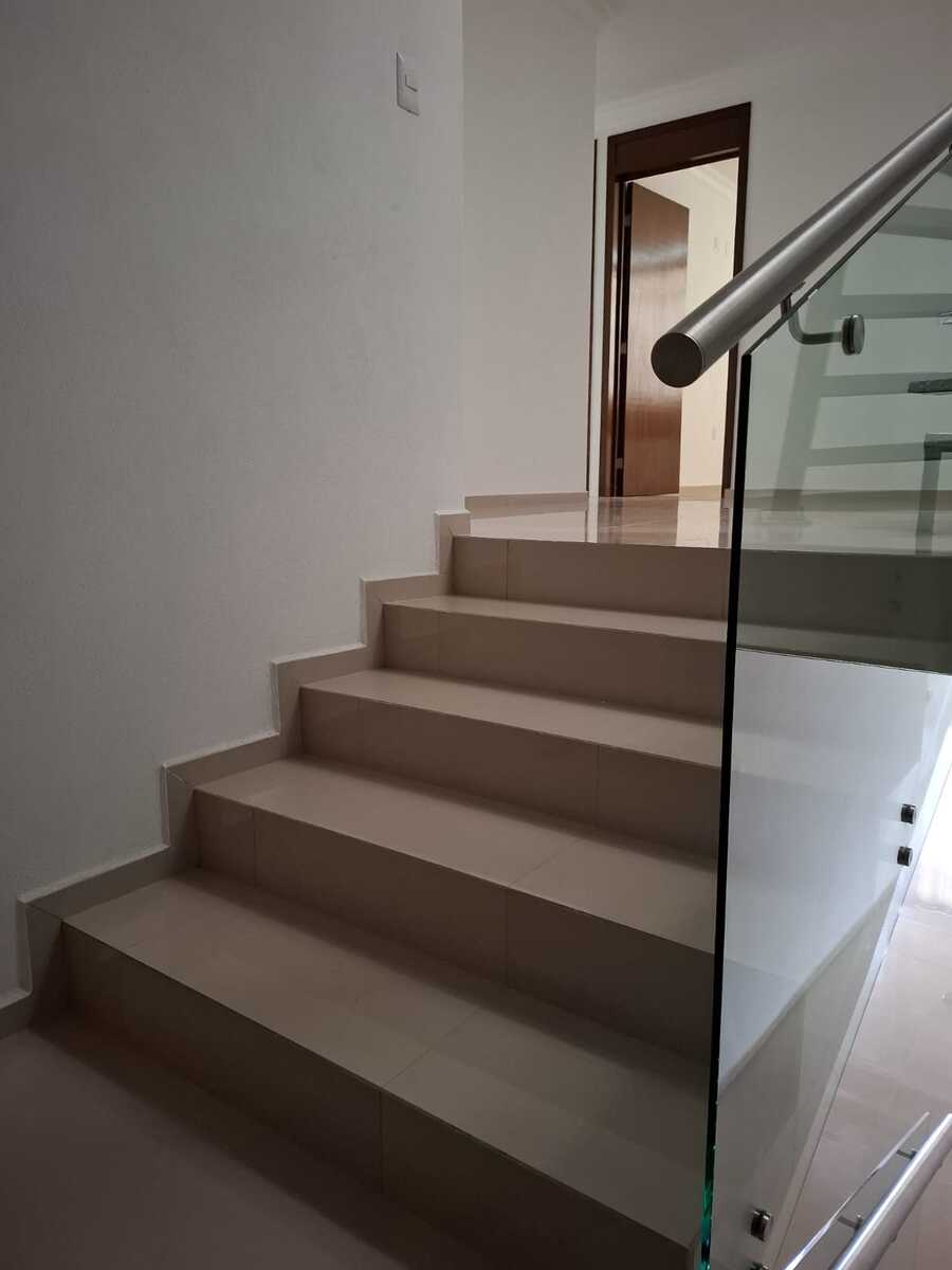 11 de 19: Escaleras