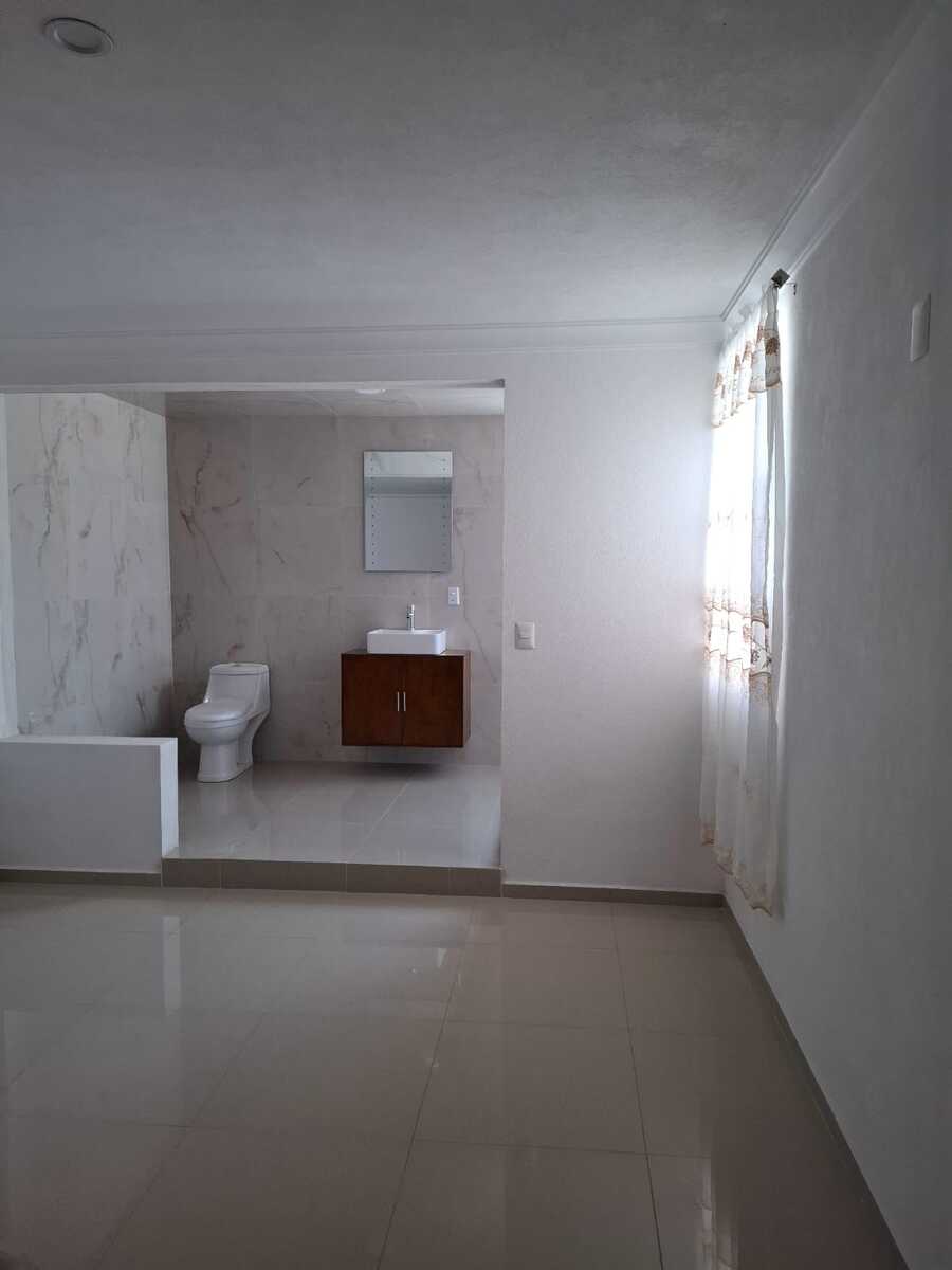 15 de 19: Baño de recámara principal