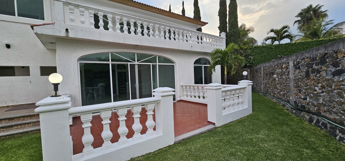 1 of 15: Terraza del departamento