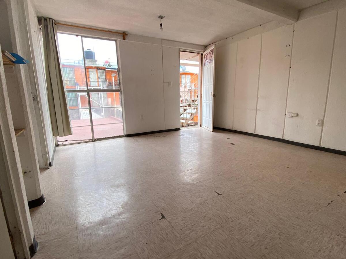 4 de 32: Sala comedor