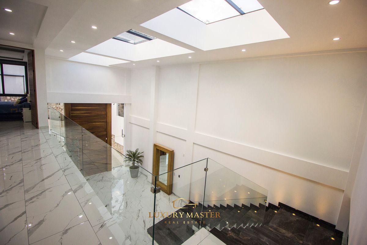 14 de 46: Casa en Venta en El Palomar  Entrada