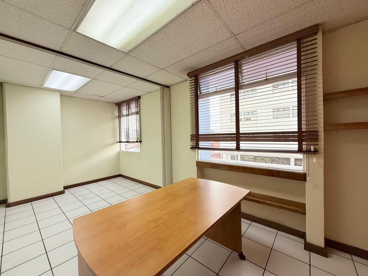 Clínica en Renta - Centro Médico Zona 10, foto 1 de 12