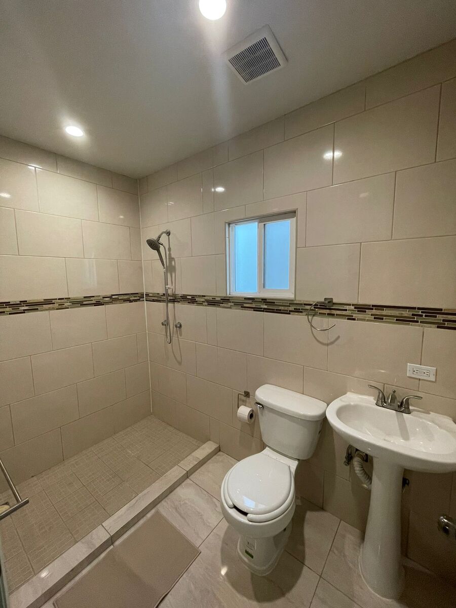 4 of 19: Baño de recamara principal