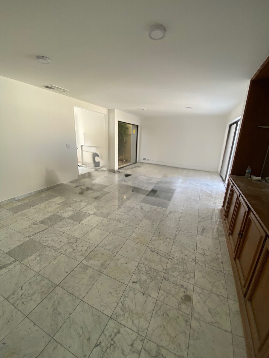 4 of 26: Área de sala comedor
