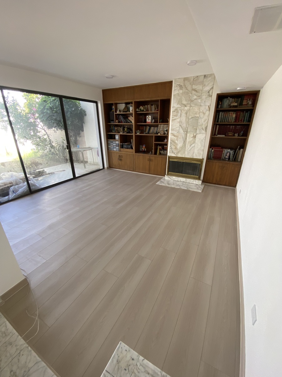 3 of 26: Family room