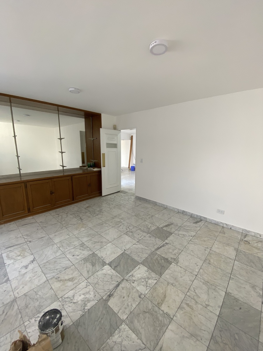 5 of 26: Área de sala comedor