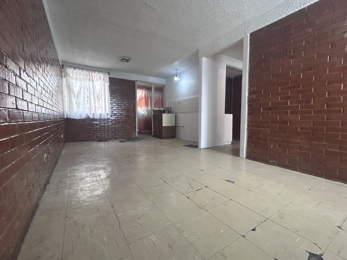 2 of 14: Sala y comedor