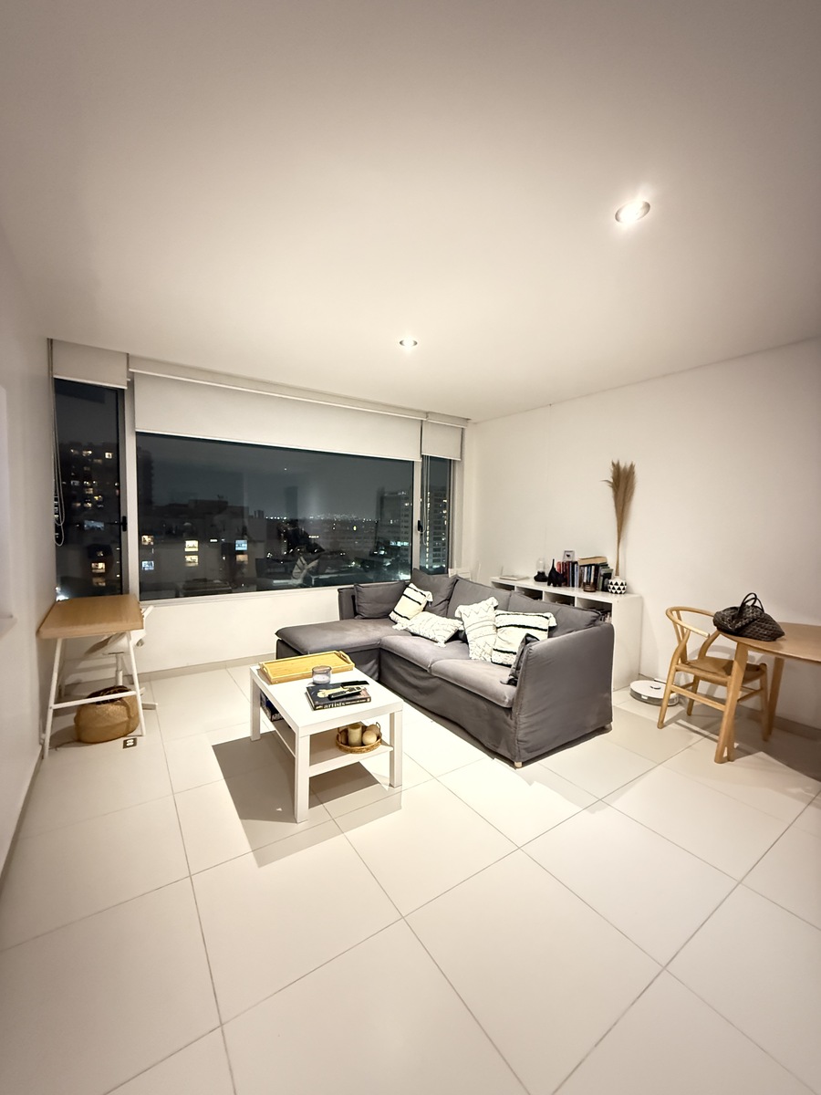 2 de 21: NO INCLUYE MUEBLES